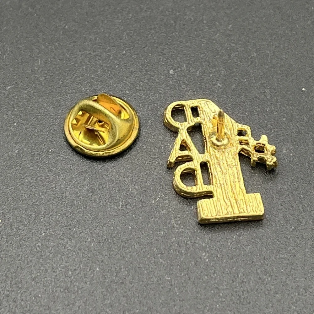 #1 Dad‎ Number One Gold Tone Lapel Hat Pin